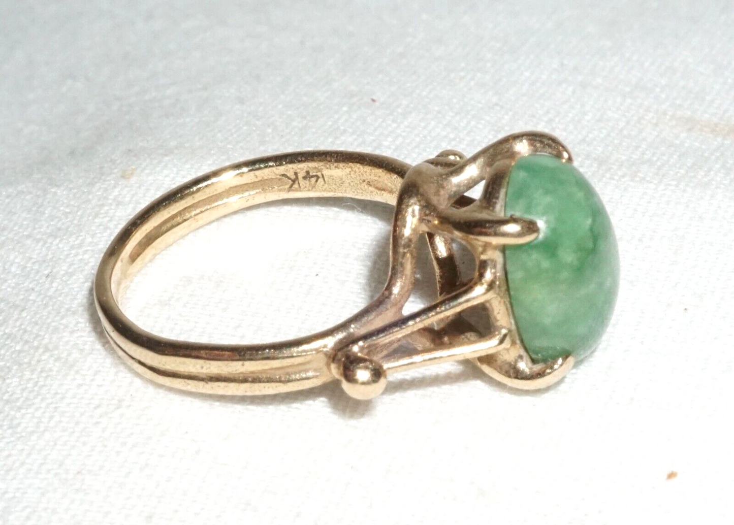 Vintage Chinese 14k Yellow Gold Ring Sz.4 set w. Green Jadeite Jade Cab (BrM)L3