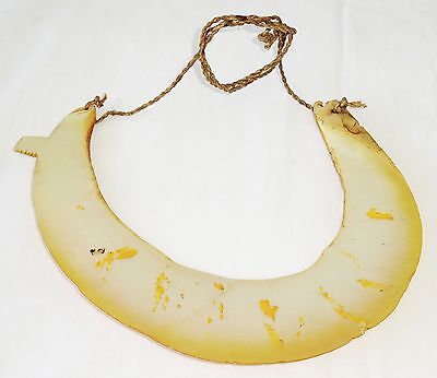 New Guinea Ceremonial Fish Hook Pendant w. Natural Fiber Necklace (Dil)