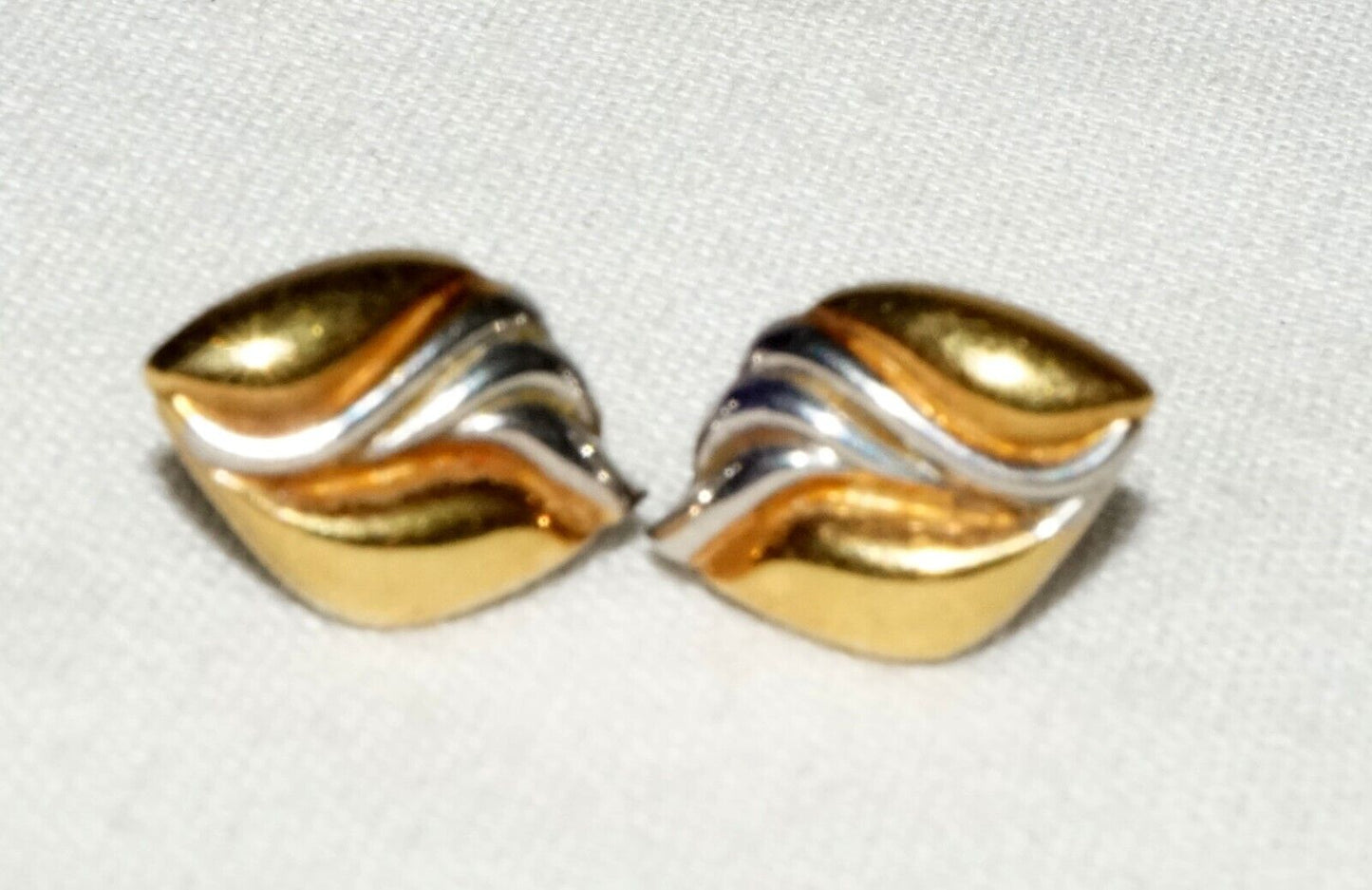 Vintage 14k Yellow & White Gold Wave Design Stud Earrings (YRa)