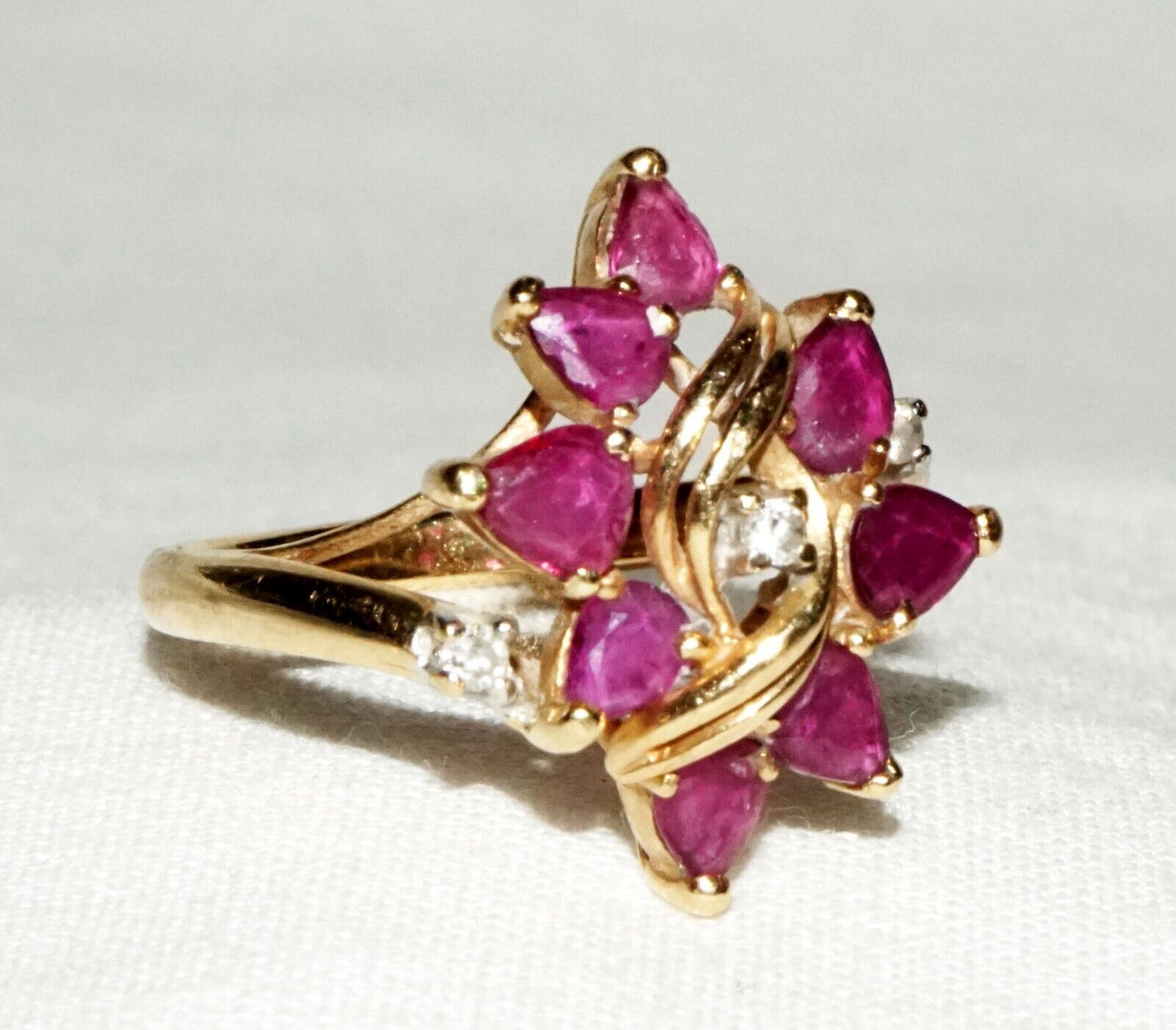 Vintage 14k Yellow Gold Ring Sz.7.25 w. 8x Rubies & 3x Diamonds (WoJ)