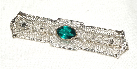Art Deco 14k White Gold Filigree Bar Pin w. 1x Emerald Accent (KoS) L20