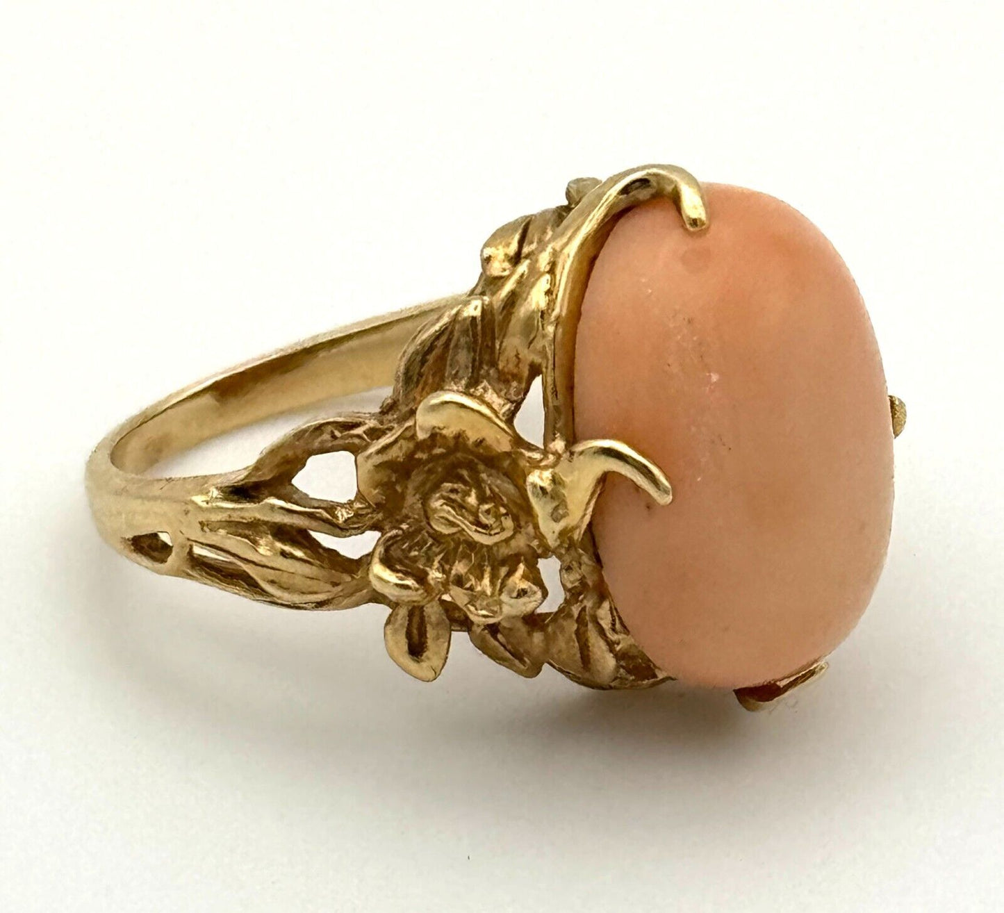 Vtg. 14k Y. Gold Ring w Floral Filigree & Salmon Coral Cabuchon Sz. 6 (TuC)