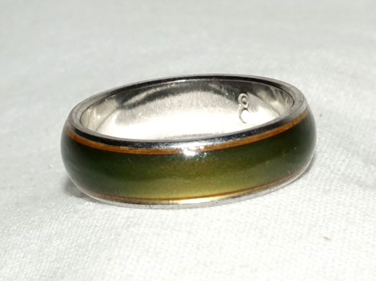 Vintage Unmarked Silver & Dark Green Enamel Ring Band Sz.8.5 (KoS) L17