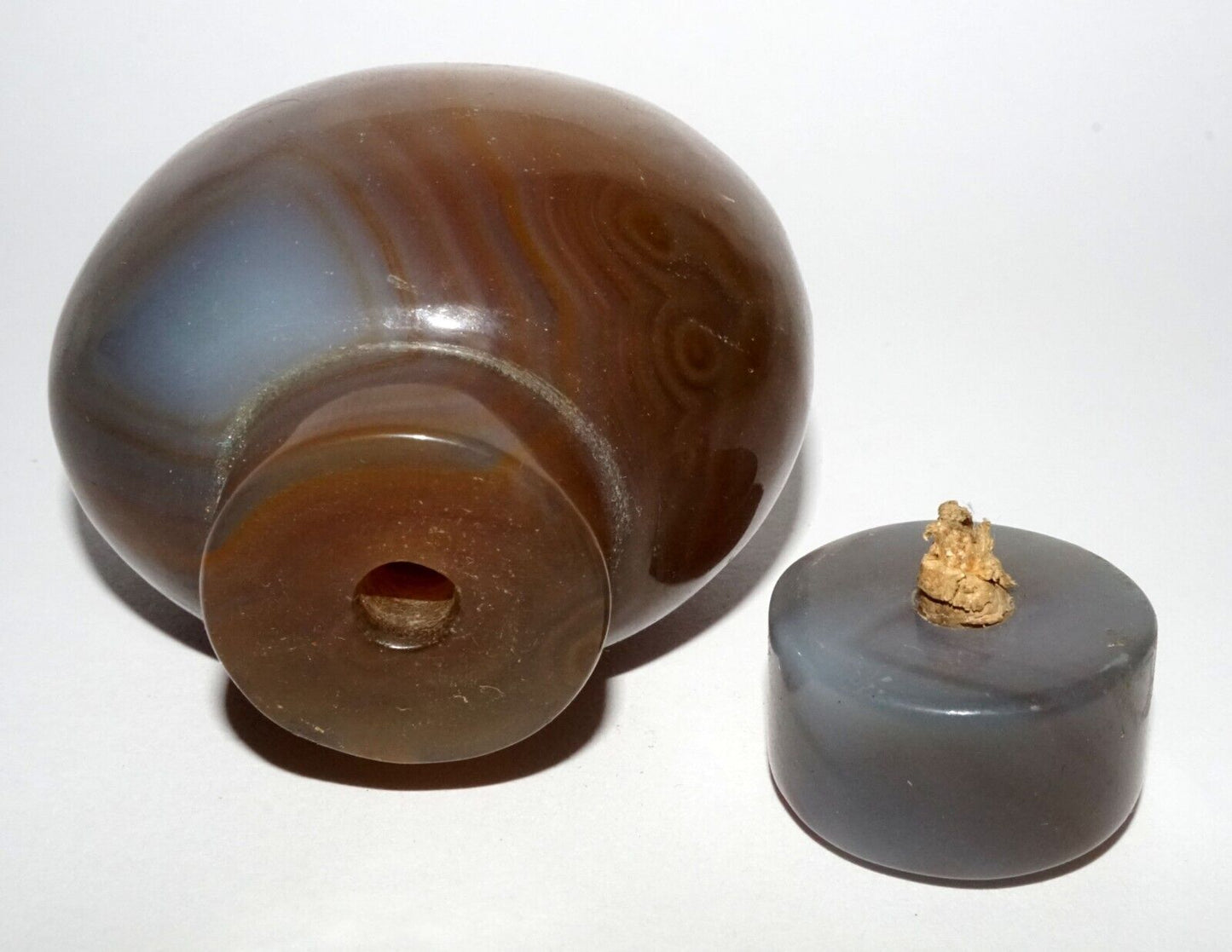 Vintage Chinese Banded Agate Snuff Bottle & Matching Big Stopper (LeS) G16