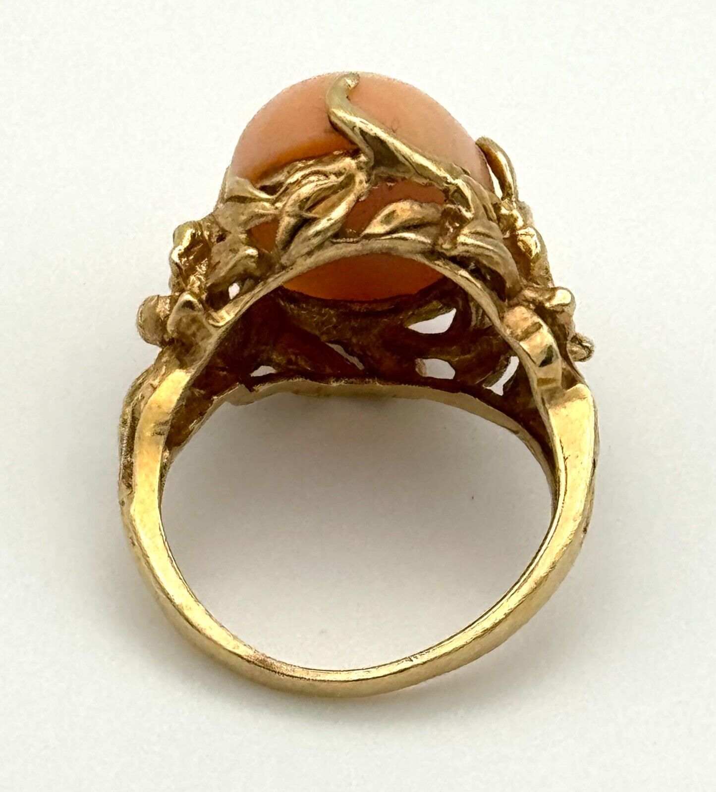 Vtg. 14k Y. Gold Ring w Floral Filigree & Salmon Coral Cabuchon Sz. 6 (TuC)