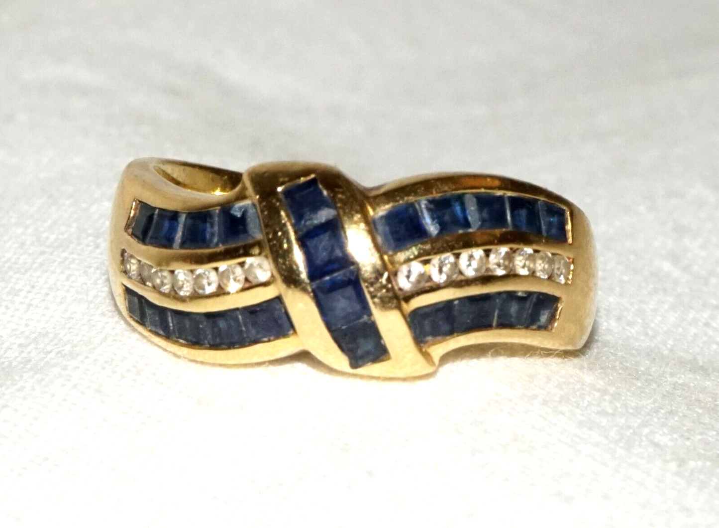 Vintage 18k Yellow Gold Ring Sz.7.75 w. 22x Sapphires & 14x Diamonds (PaS)