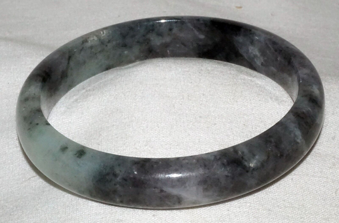 Vintage Chinese Mottled Grey & Green Jadeite Jade Bangle Bracelet (LeS)L25