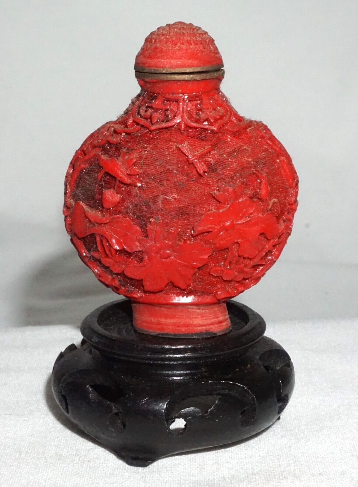 Vtg Chinese Cinnabar Style Snuff Bottle w Floral & Bird Motif Reign (LLA) IC