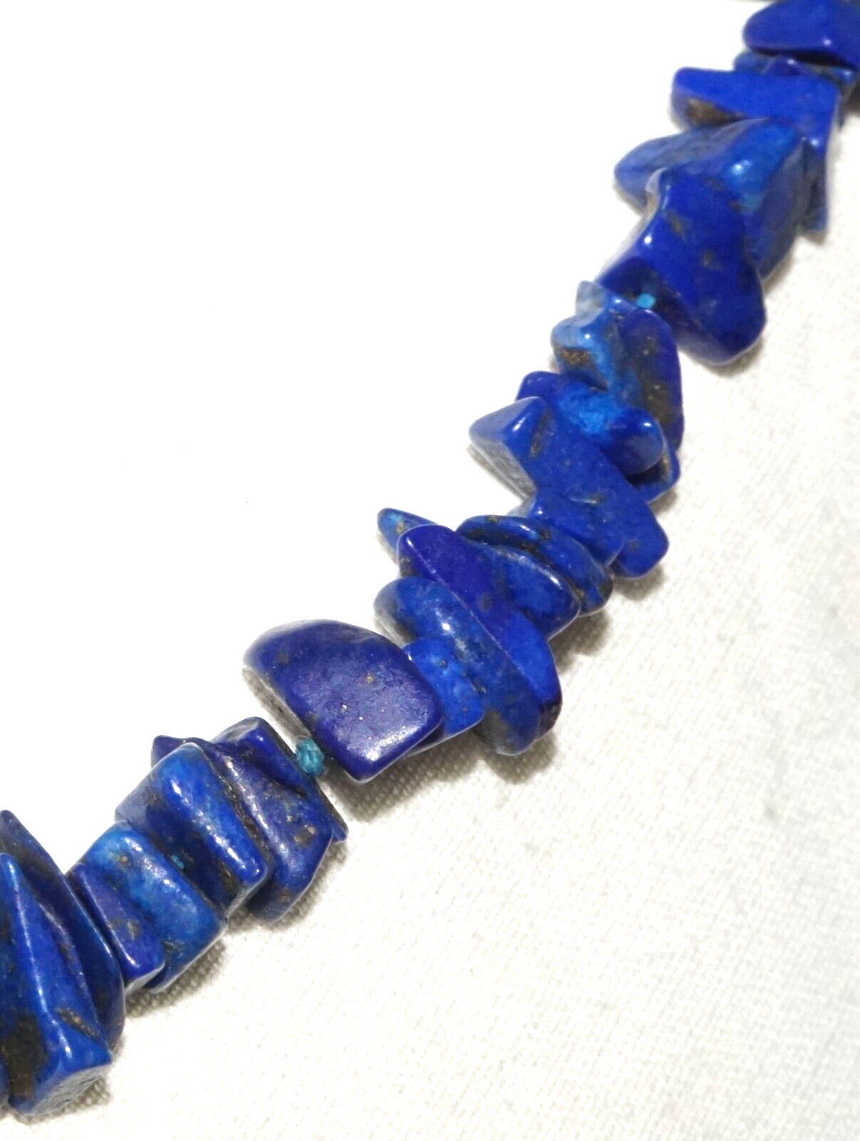 Vintage Lapis Lazuli Chip Bead Choker Necklace w. base Metal Clasp (GoB) #21