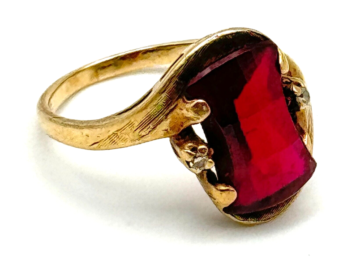 Vintage 10k Yellow Gold Ruby & Diamond Accented Cocktail Ring Sz. 6 1/2 (NeW)