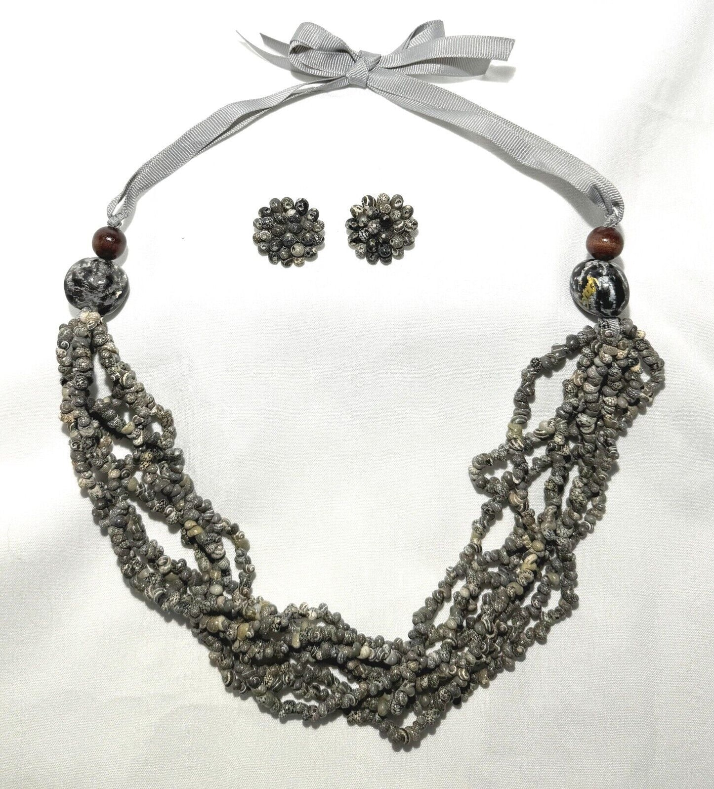 Vtg 8x Strand Grey Shell Necklace w Kukui Nut & Wood Beads & Earrings (KiL)4