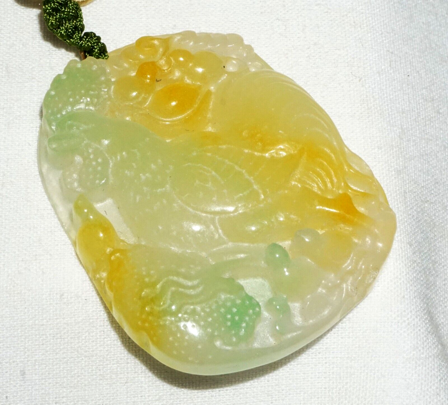 Vintage Chinese Semi Translucent Jadeite Jade Pendant w. Chicken & Chicks (---)