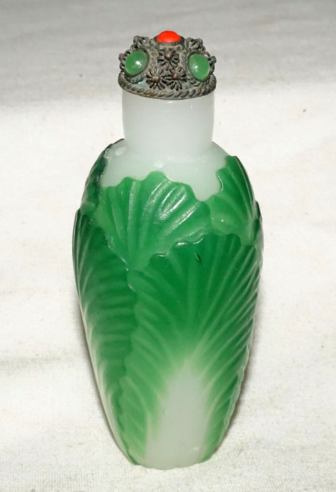 Vintage Chinese Green on White Overlay Glass Snuff Bottle w. Cabbage Motif (FeH)