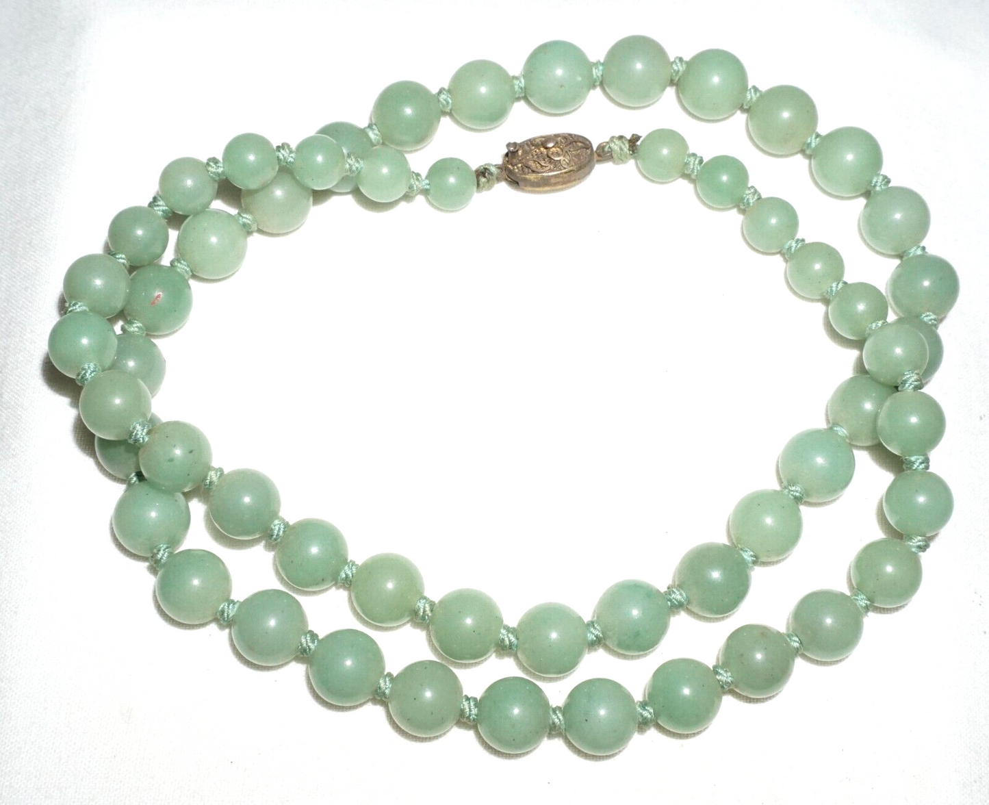 Vintage Chinese Celadon Green Jadeite Jade Bead Necklace w. Silver Clasp (---)