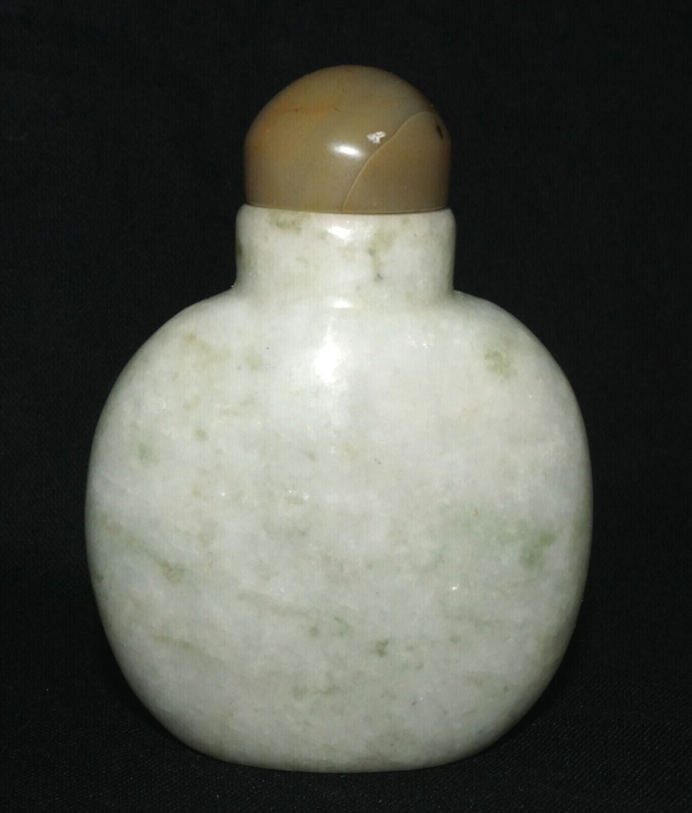 Vintage Chinese White & Green Jadeite Jade Snuff Bottle w. Agate Stop (LeS) G11