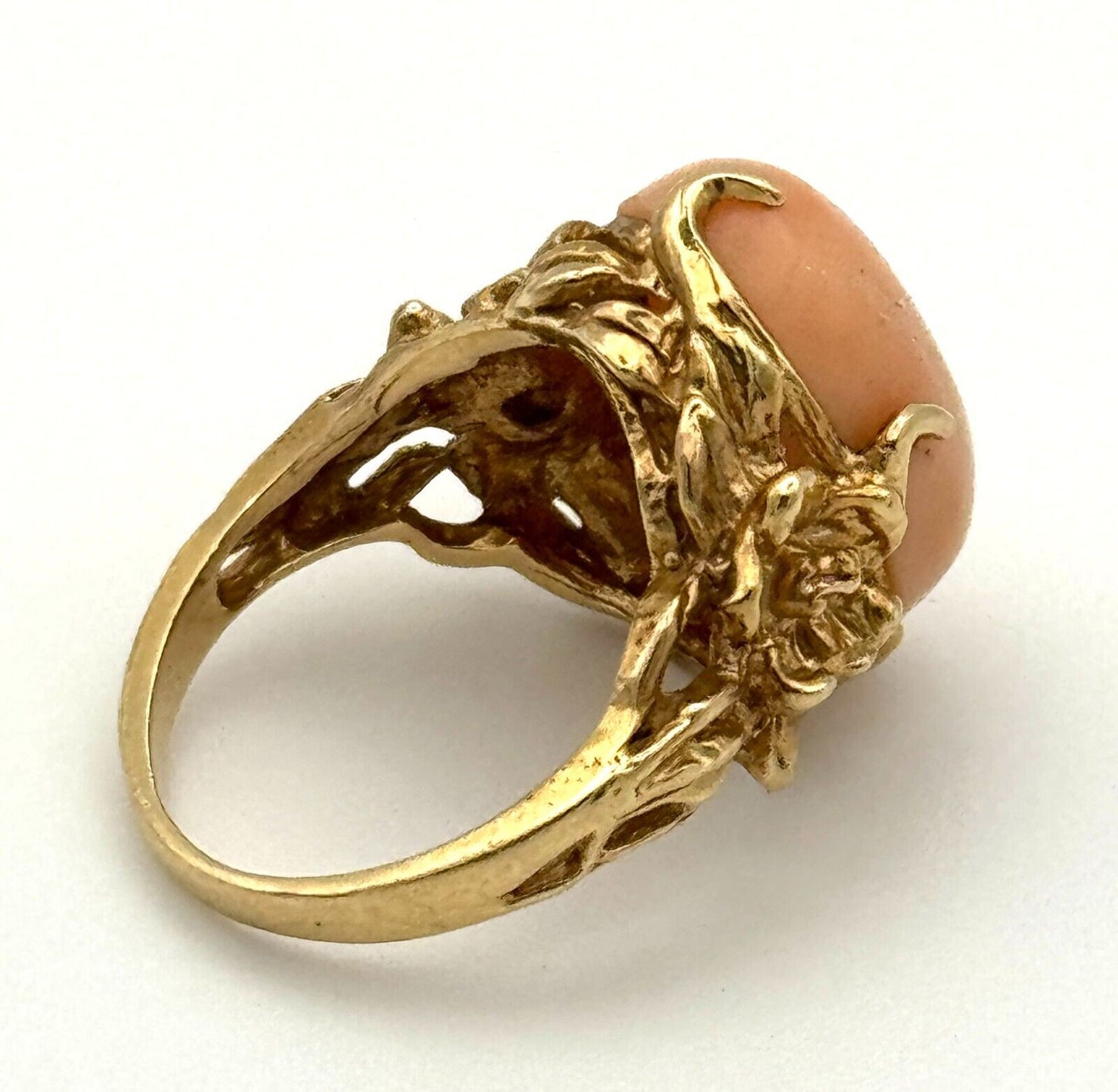 Vtg. 14k Y. Gold Ring w Floral Filigree & Salmon Coral Cabuchon Sz. 6 (TuC)