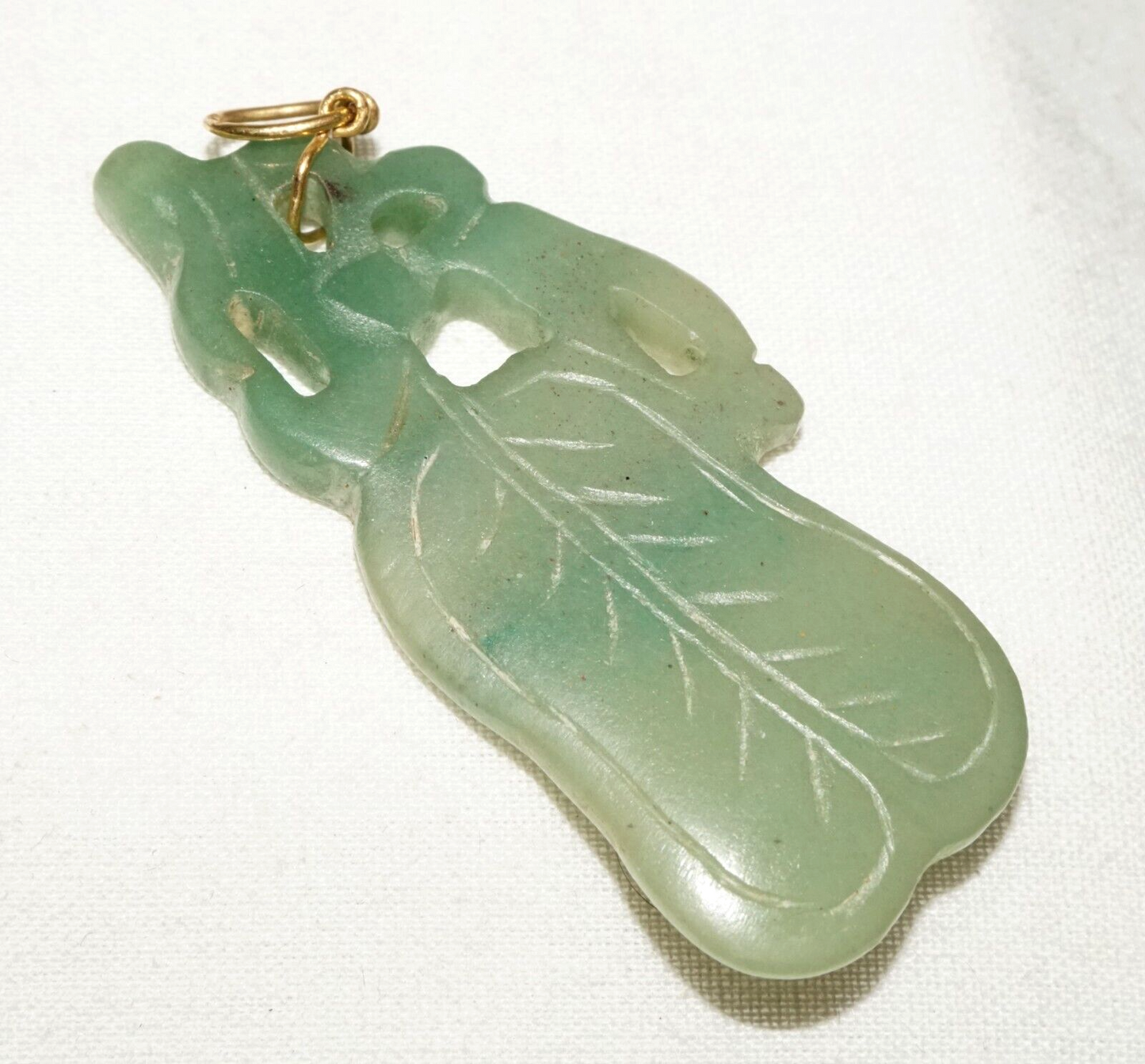 Vintage Chinese Green Jadeite Jade Peach & Leaf Motif Pendant (LeS)L24