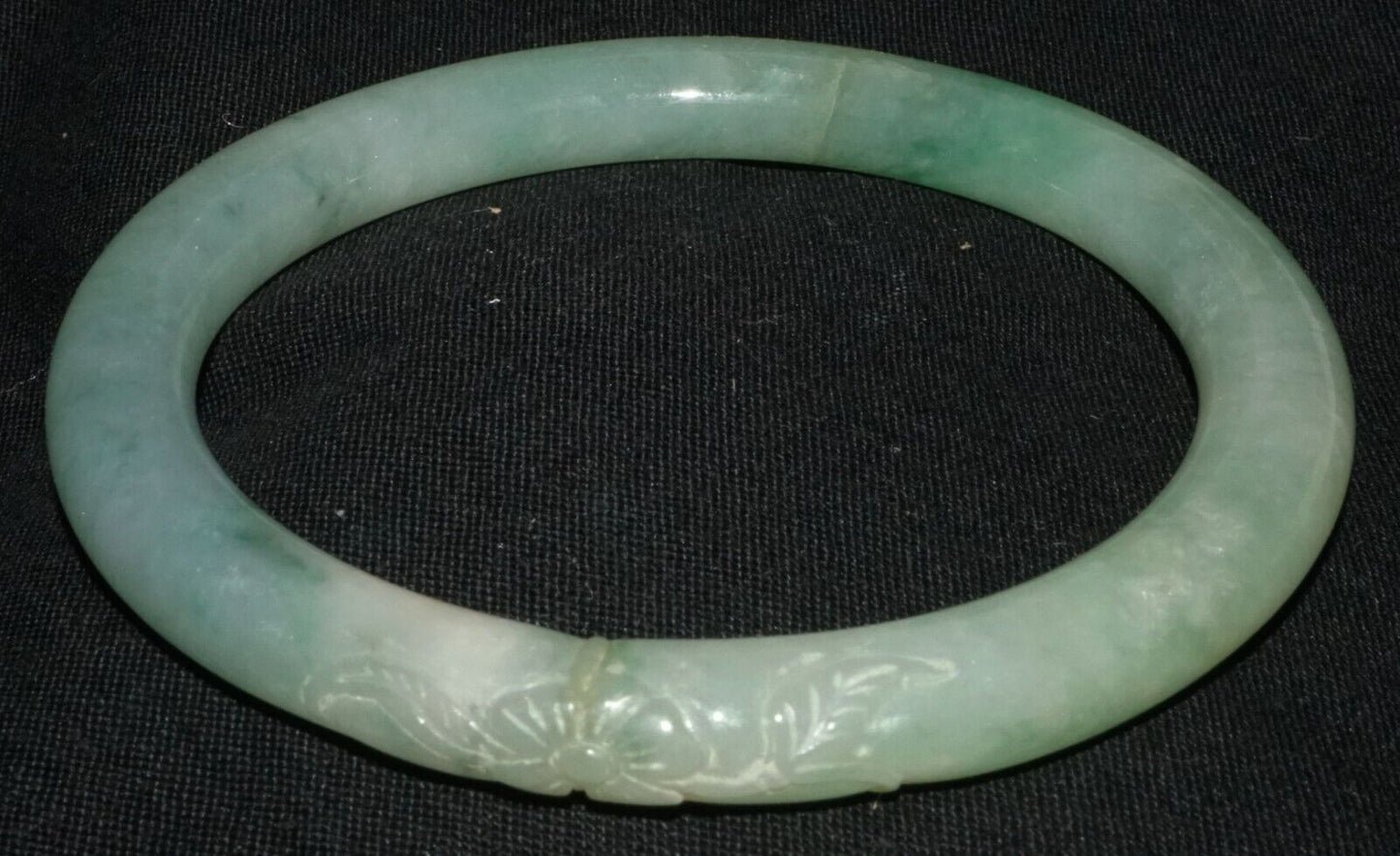 Vintage Chinese Mottled Green Jadeite Jade Flower Motif Bangle Bracelet (LeS)B62