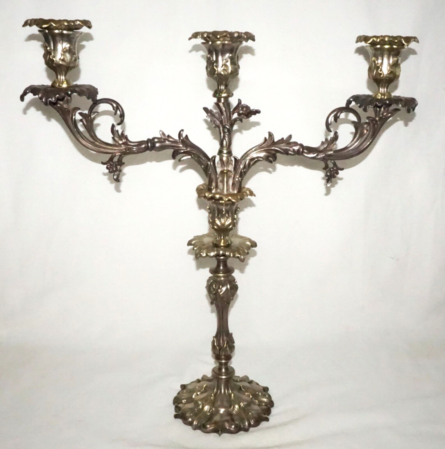Pair US Silver Plated Heavy Candelabra w. Acanthus Leaves Motif unsigned (UVi)