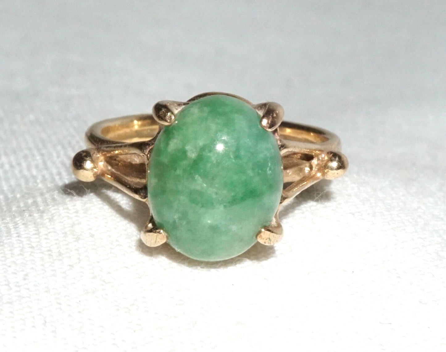 Vintage Chinese 14k Yellow Gold Ring Sz.4 set w. Green Jadeite Jade Cab (BrM)L3