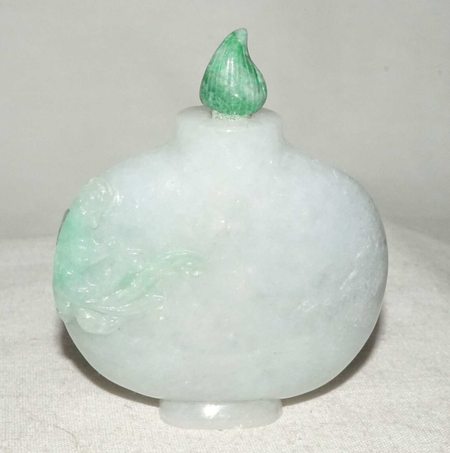 Vintage Chinese White & Green Jadeite Jade Snuff Bottle w. Dragon Motif (LeS)