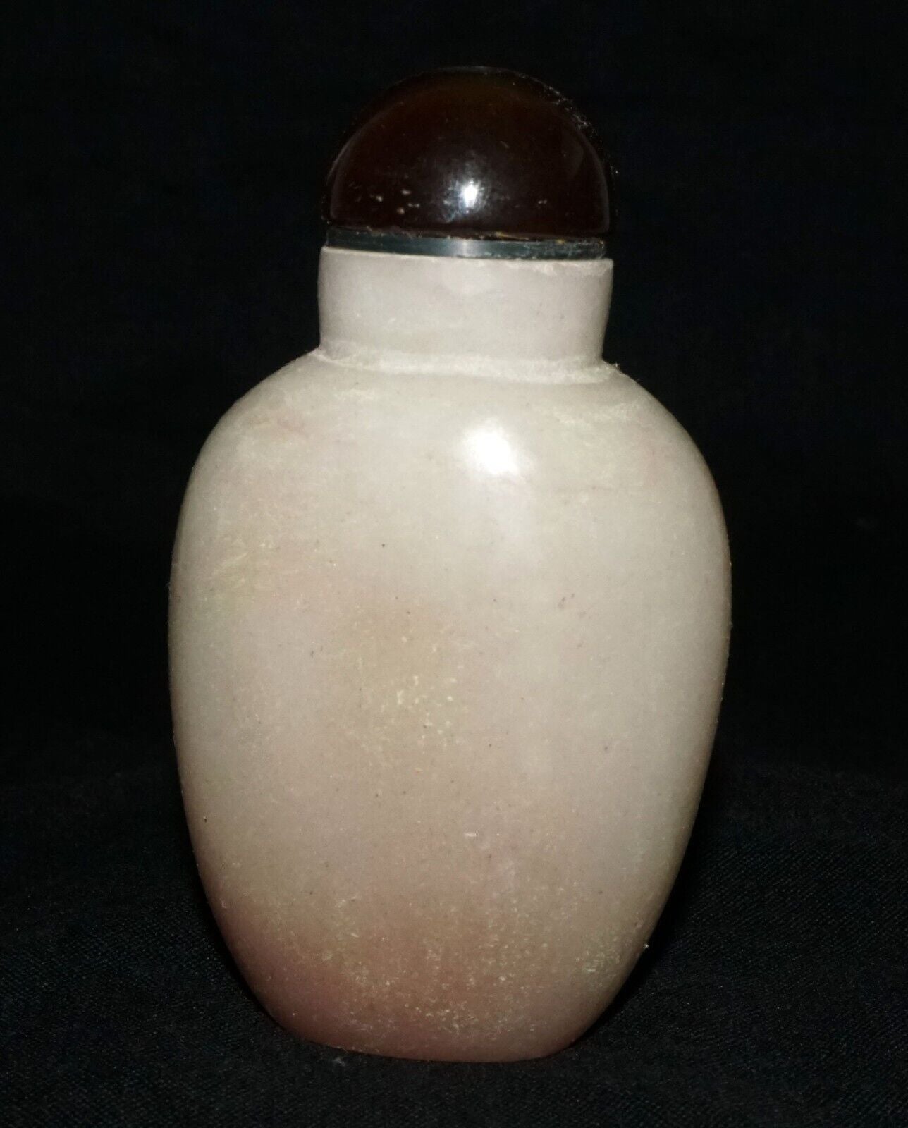 Vintage Chinese Jade Carved Snuff Bottle w. Agate Stopper (LeS) G17