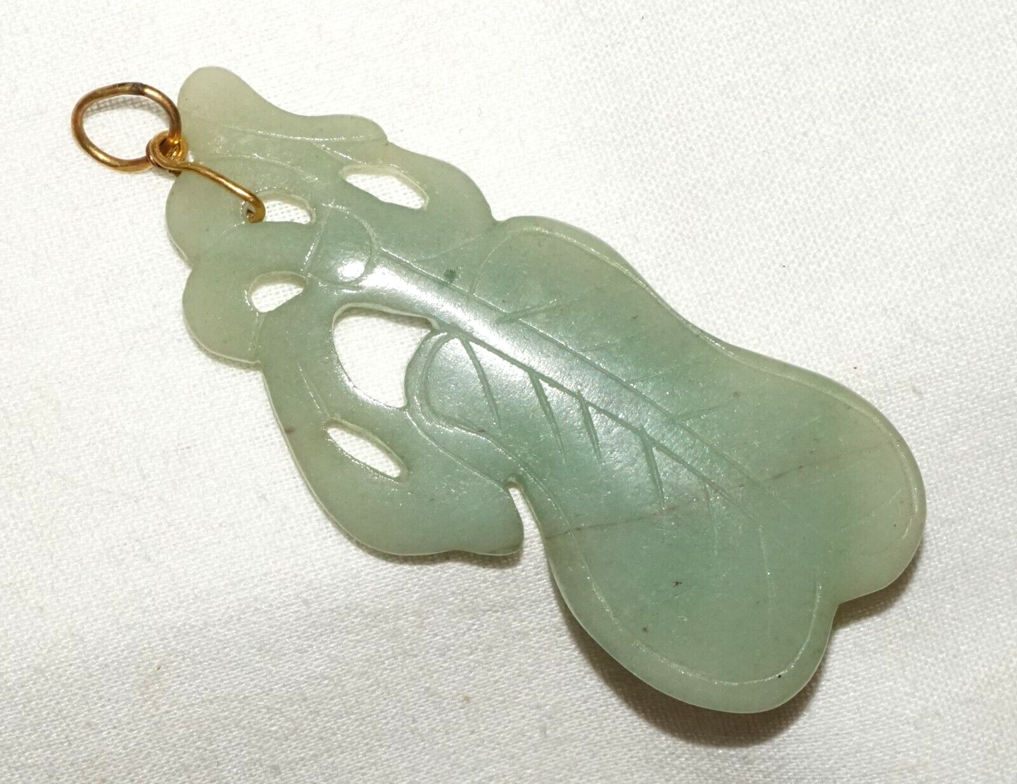 Vintage Chinese Green Jade Leaf Motif Pendant w. 14k Y. Gold Bail (LeS)L21