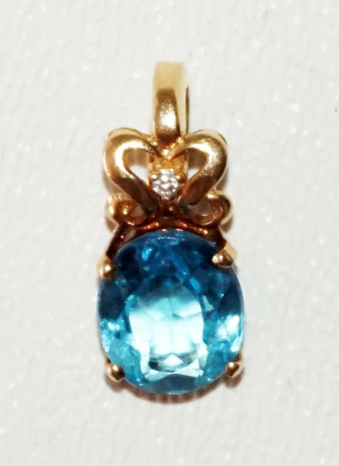 Vintage 14k Yellow Gold Mini Pendant set w. Blue Topaz & 1x Diamond (SaR)#128