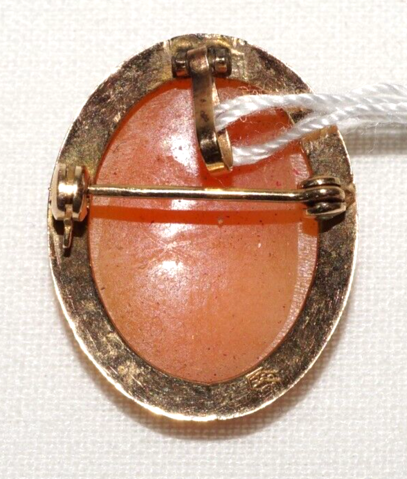 Vtg. 14k Y. Gold Bezel Set Shell Cameo Brooch/ Pendant w Female Motif (WtG)11