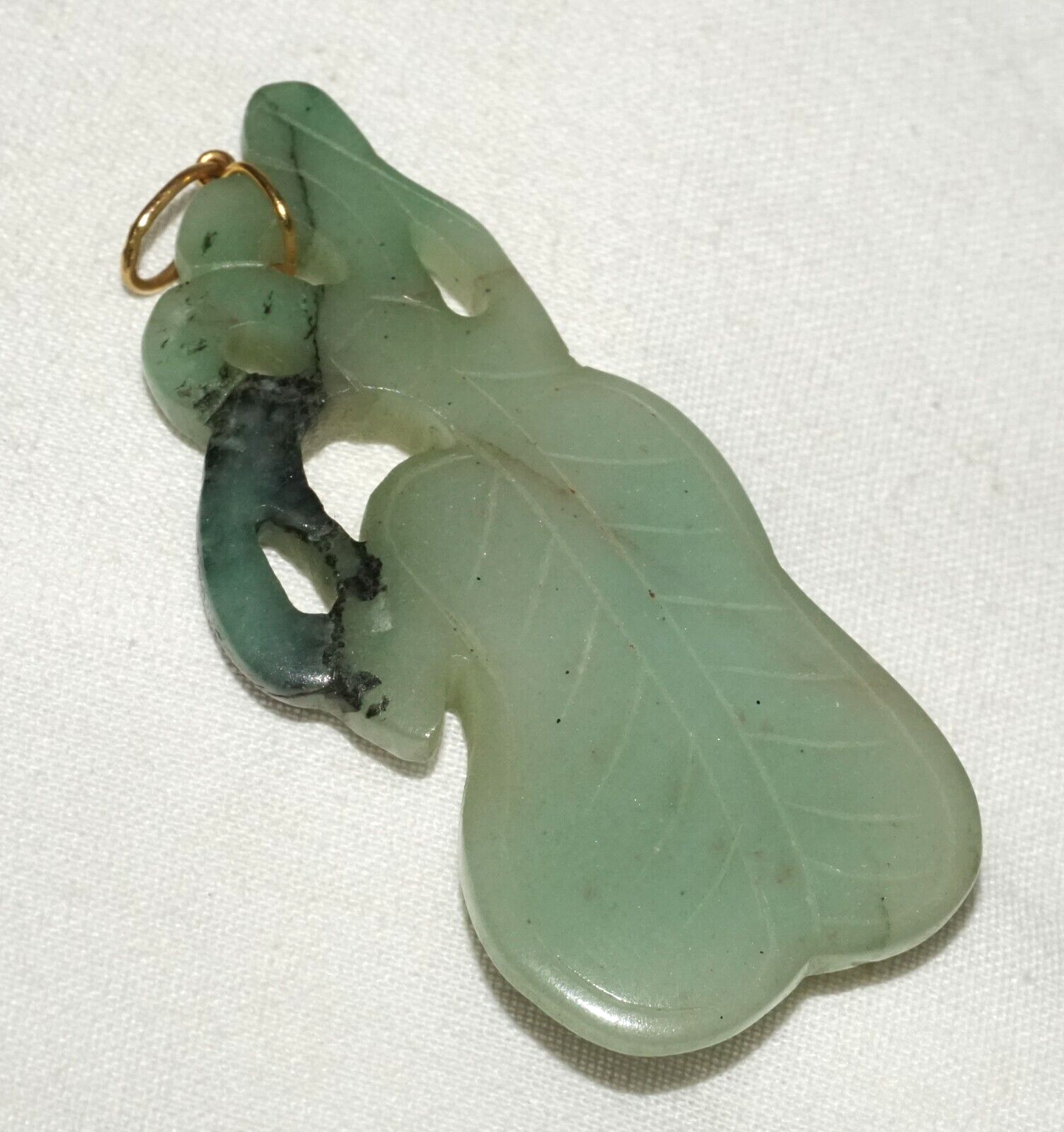 Vintage Chinese Green Jade Leaf Motif Pendant w. 14k Y. Gold Bail (LeS)L20