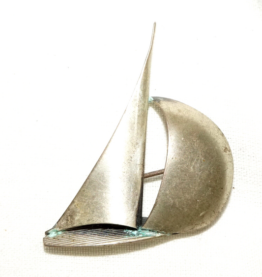 Vintage US Modernist Sterling Silver Brooch Pin w. Sailboat Motif by Beau (TuD)