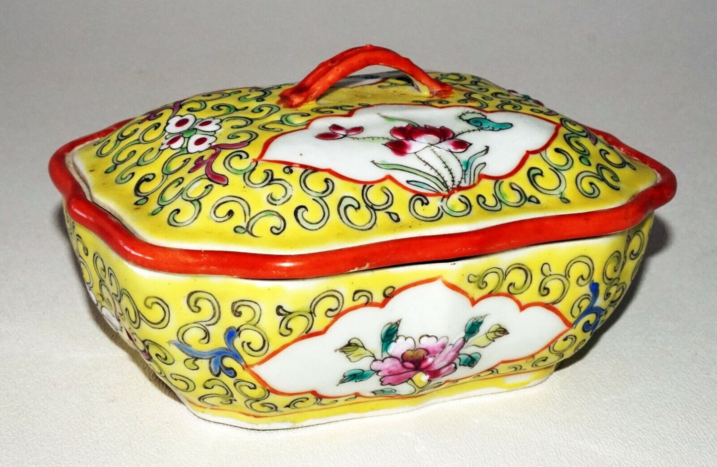 Chinese Porcelain Perfumer w. Famille Rose Enamel Floral Motifs & Reign (***)