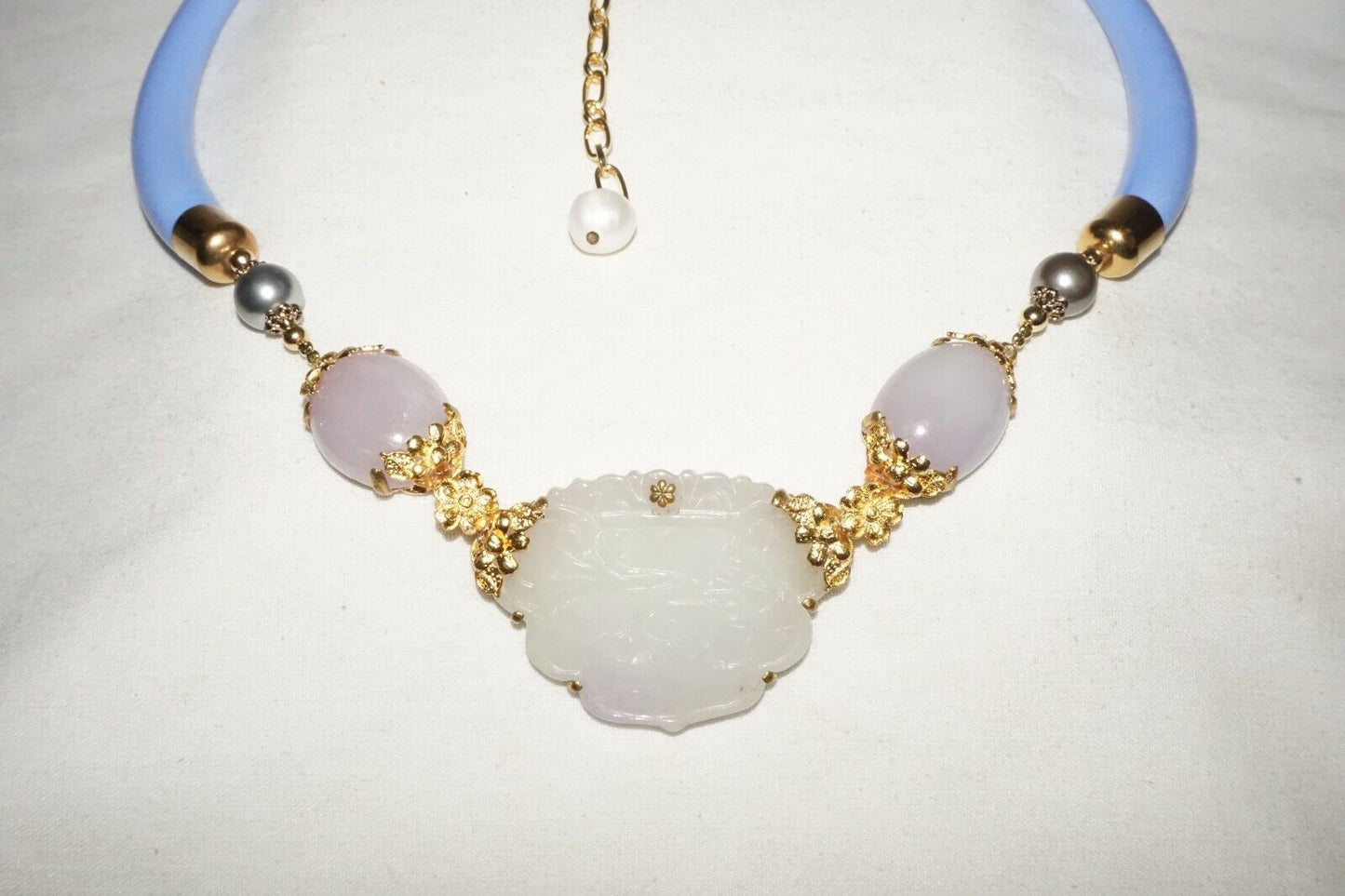 Vtg. Chinese Fashion Necklace White Jade Pendant & 2x Lavender Jade Cabs (LeP)