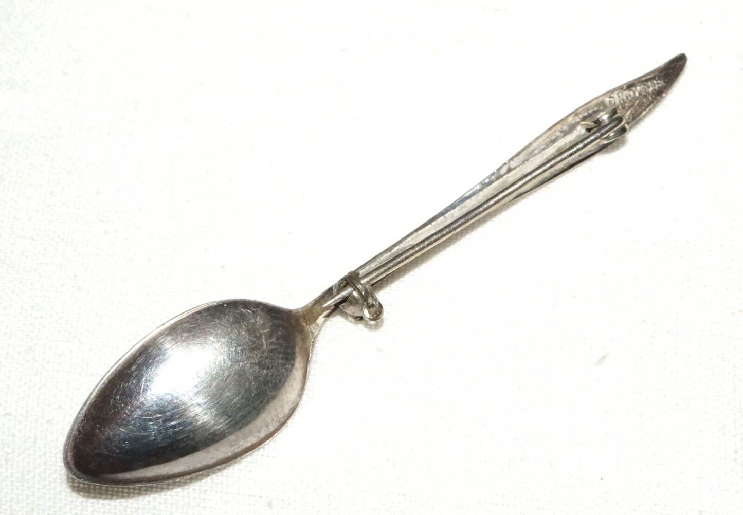 Vintage US Sterling Silver Mini Spoon set as a Brooch Pin (PiC)