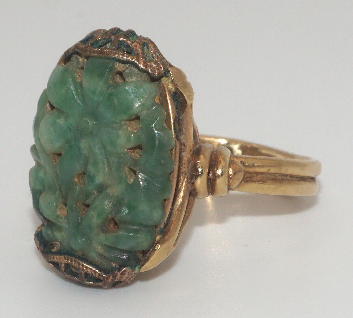 Vintage 14k Yellow Gold Filigree Ring Sz. 7 1/4 w Carved Floral Jadeite (LeD)