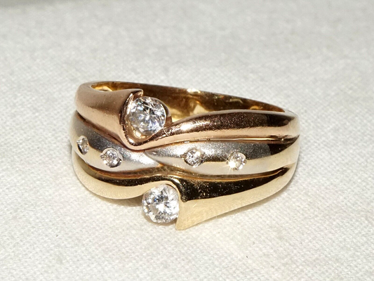 Vintage 14k Tri-Gold Ring Sz.7.5 set w. 6x Cubic Zirconia Accents (KiL)