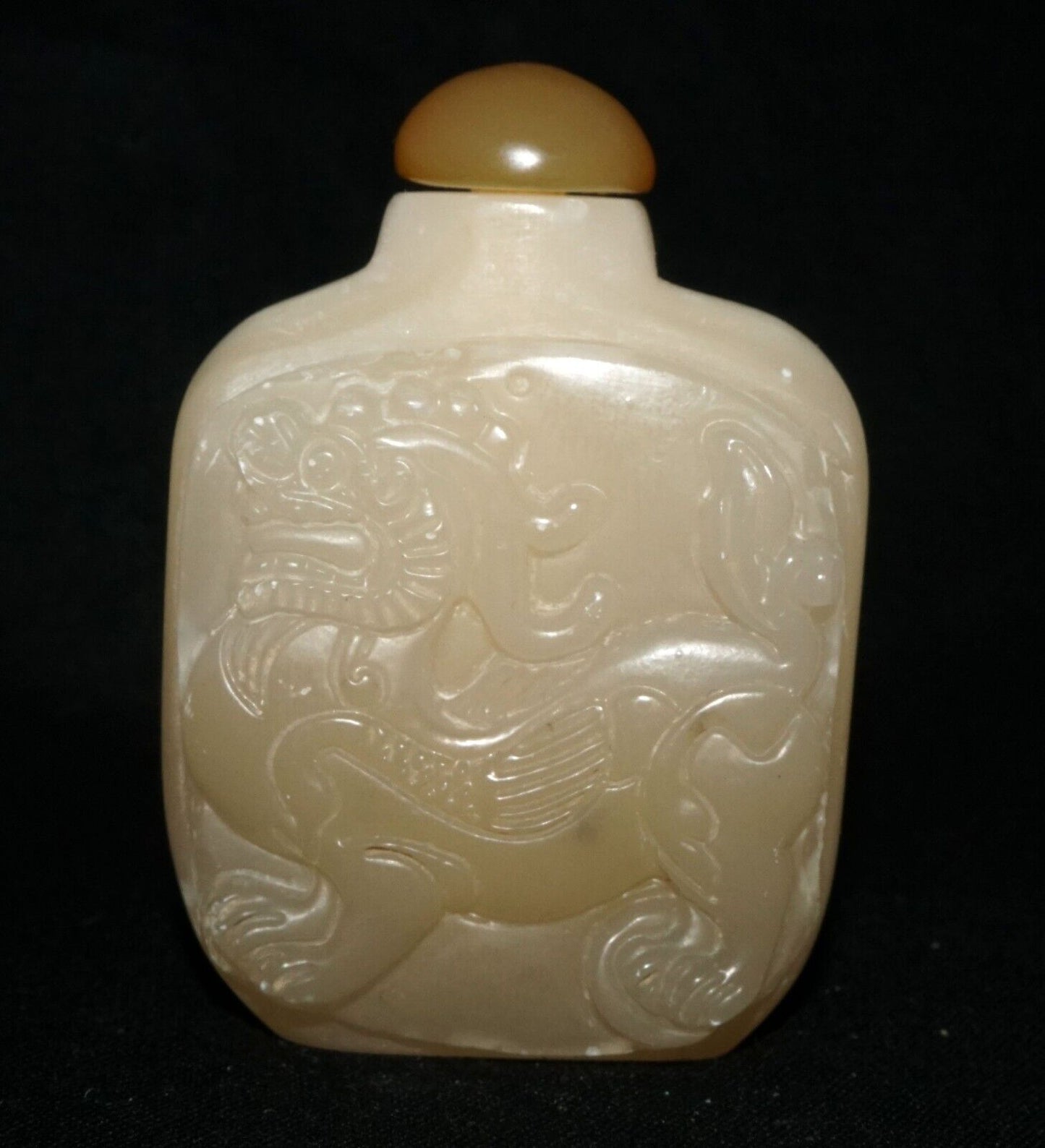 Vintage Chinese Carved Glass Snuff Bottle w. Foo Dog Motif Carnelian (LeS) G11