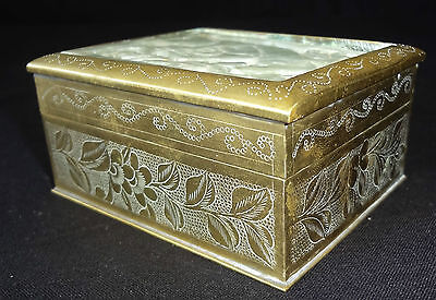 20CT CHINESE INCISED BRASS HINGED BOX w. SERPENTINE CARVED PLAQUE (Ray)