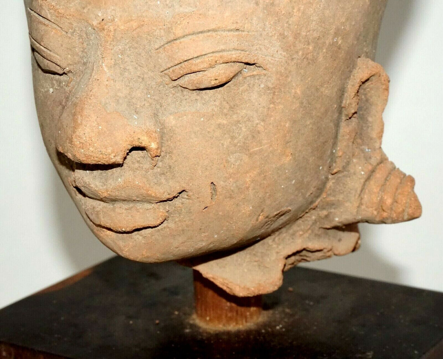 14C Indonesian Majapahit Pottery Clay Head on Wooden Stand (PoD) IC