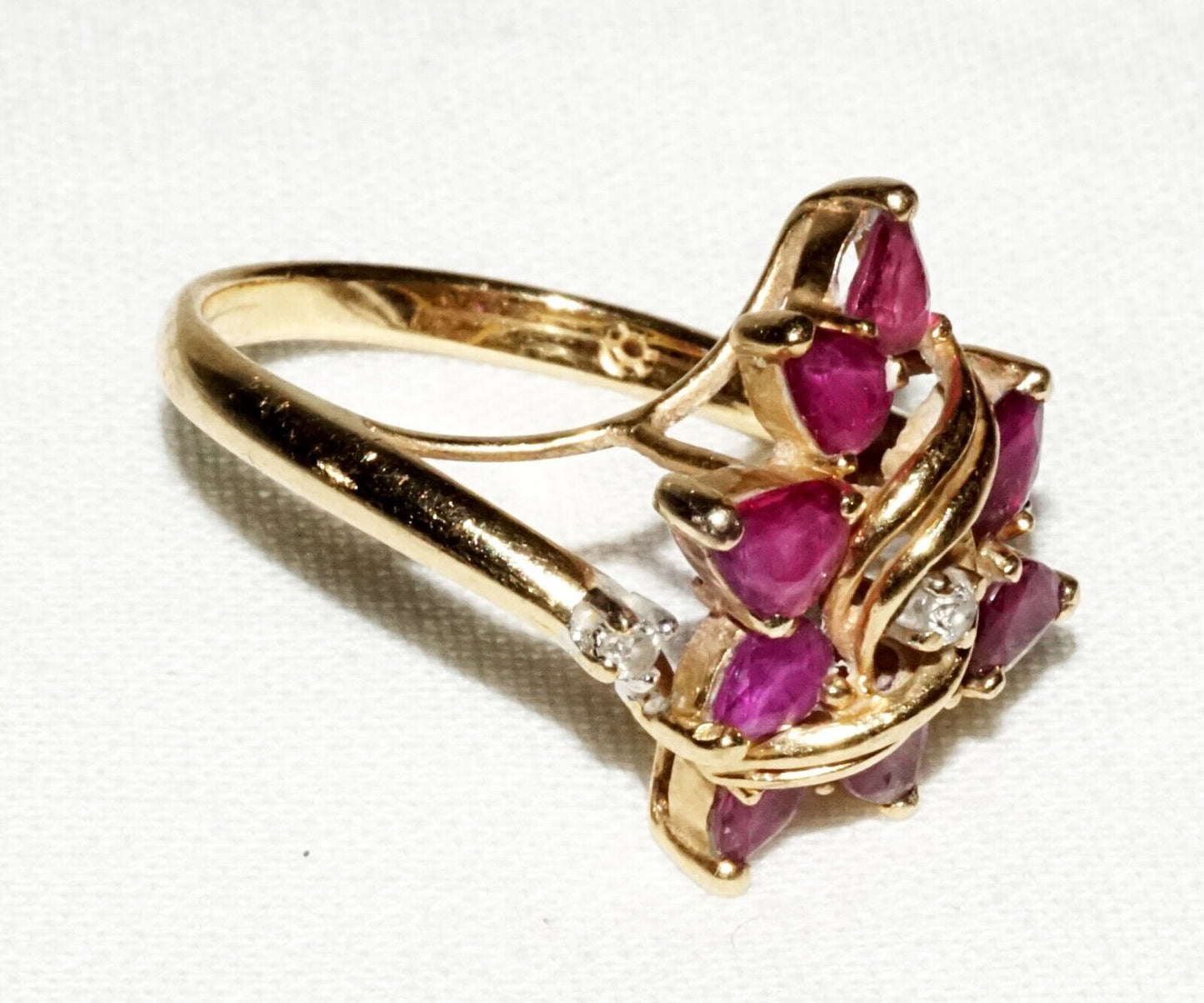 Vintage 14k Yellow Gold Ring Sz.7.25 w. 8x Rubies & 3x Diamonds (WoJ)