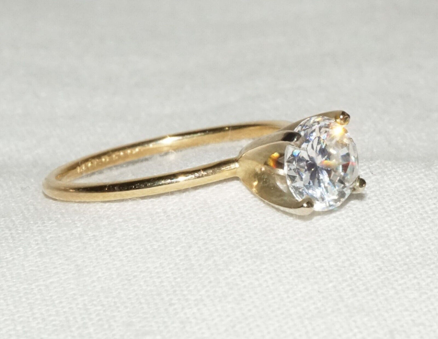 Vintage 14k Yellow Gold Engagement Ring Sz.7 w. 1ct. Cubic Zirconia Accent (YRa)