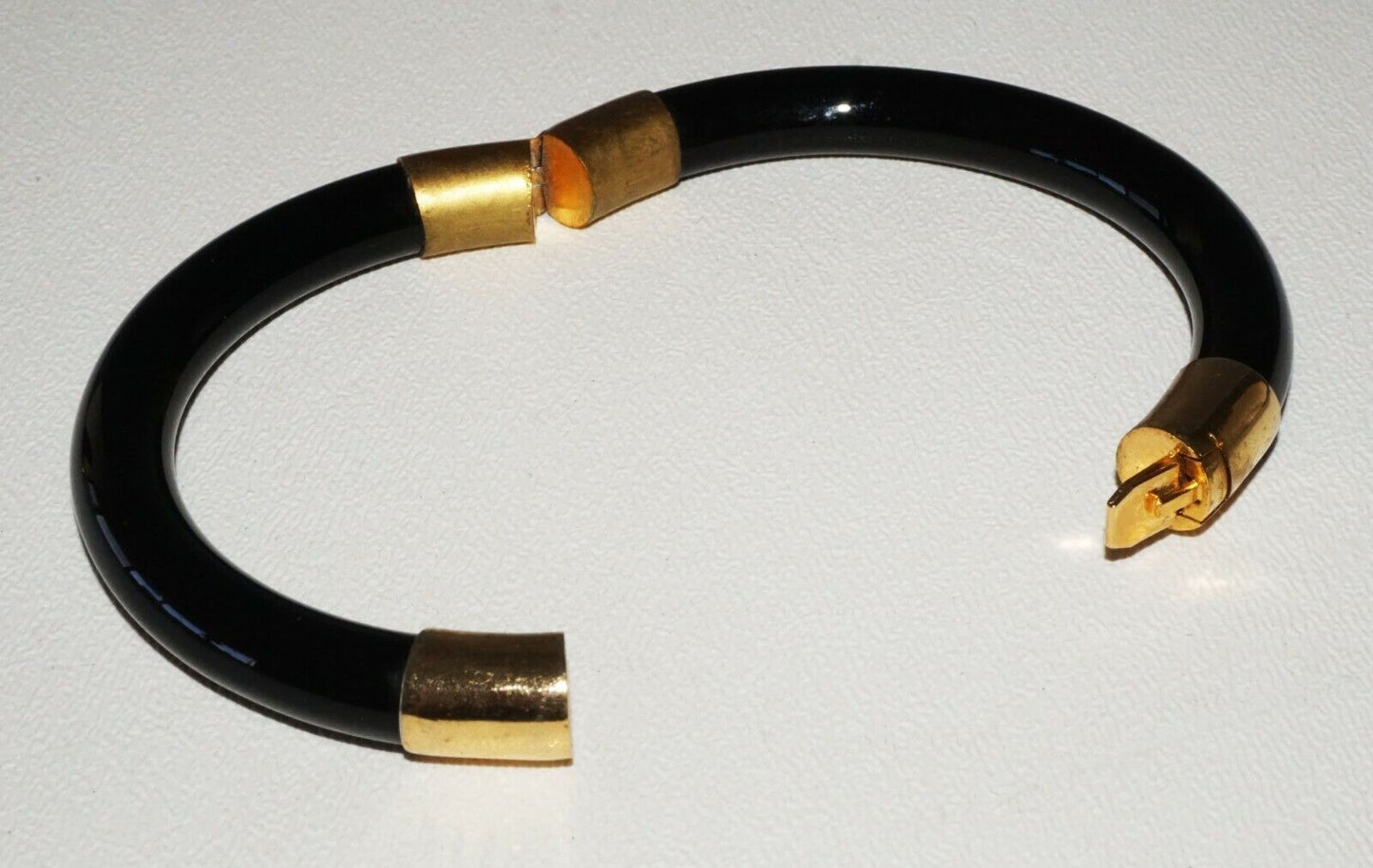 20C Chinese Black Hinged Gold Plated Bangle Bracelet (Wkoc) B4