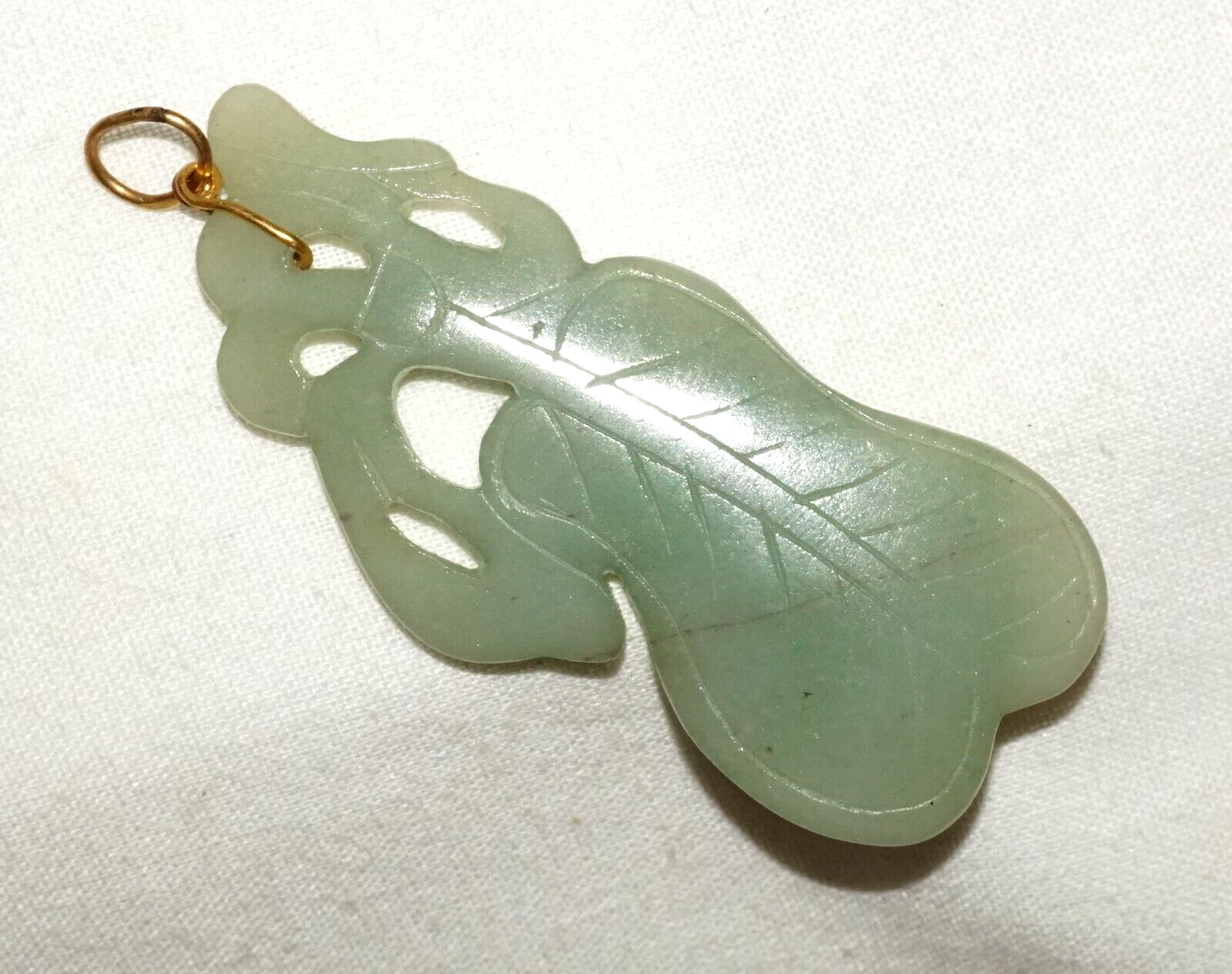 Vintage Chinese Green Jade Leaf Motif Pendant w. 14k Y. Gold Bail (LeS)L21