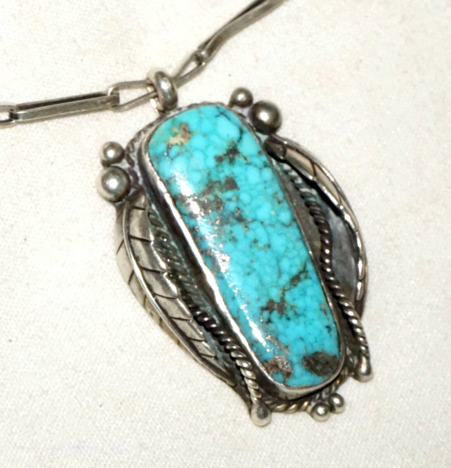 Vintage S.W. US Sterling Silver Necklace & Pendant set w. Turquoise Accent (BeM)