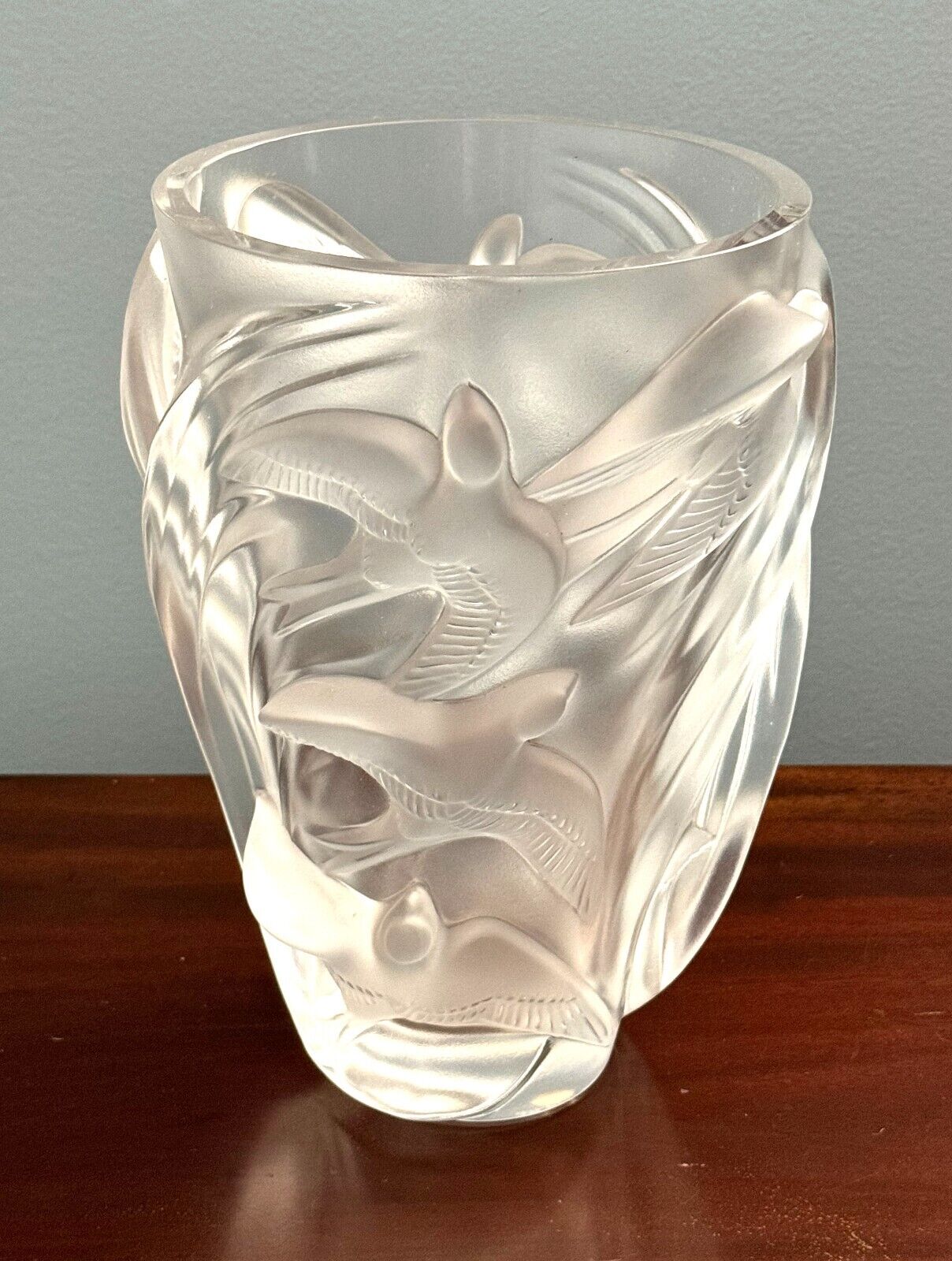 Vintage French Lalique Crystal "MARTINETS" Sparrow Vase (AHB)