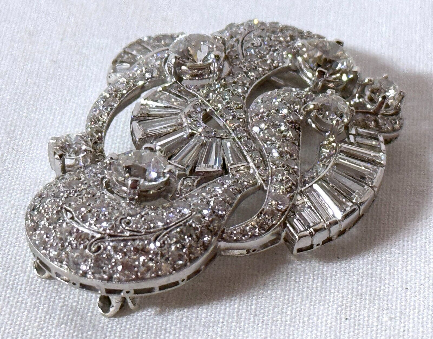 14 K. White Gold Diamond Filigree Brooch Total Diamonds Approx. 10ct. (ChR)