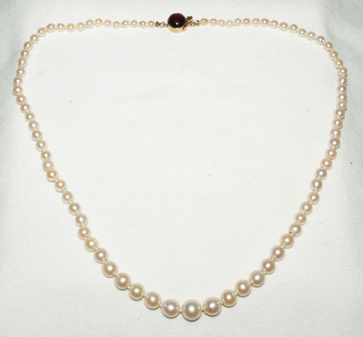 Vintage Graduated Pearl Necklace 17" w. 14k Yellow Gold & Garnet Clasp (KoS) L15