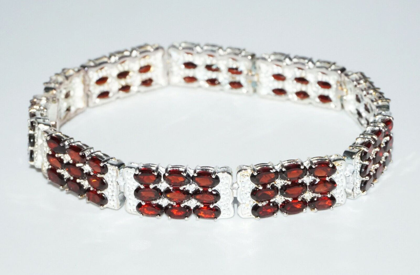 Vintage Chinese Sterling Silver Bracelet w. 84x Oval Facetted Garnets (SaR)#203