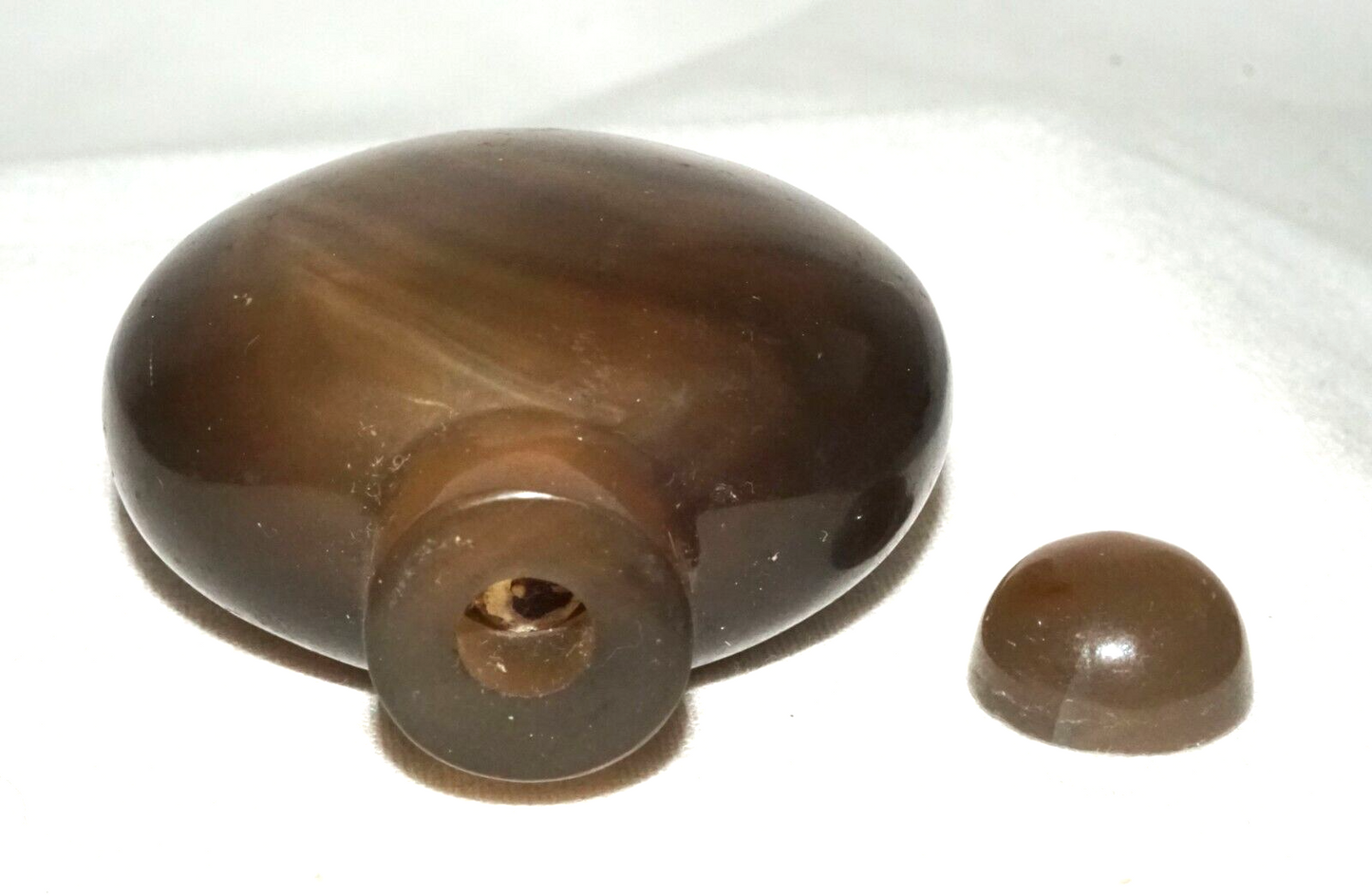 Vintage Chinese Shadow Agate Carved Snuff Bottle & Stopper (LeS)