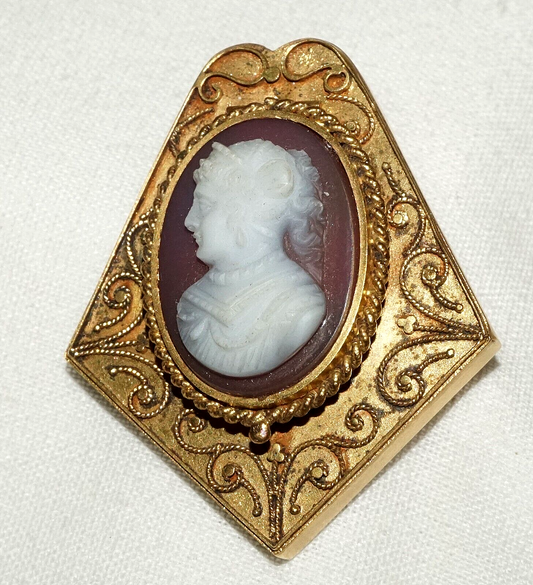 Antique Victorian Gold Plated Etruscan Revival Cameo Locket Brooch (PaS)